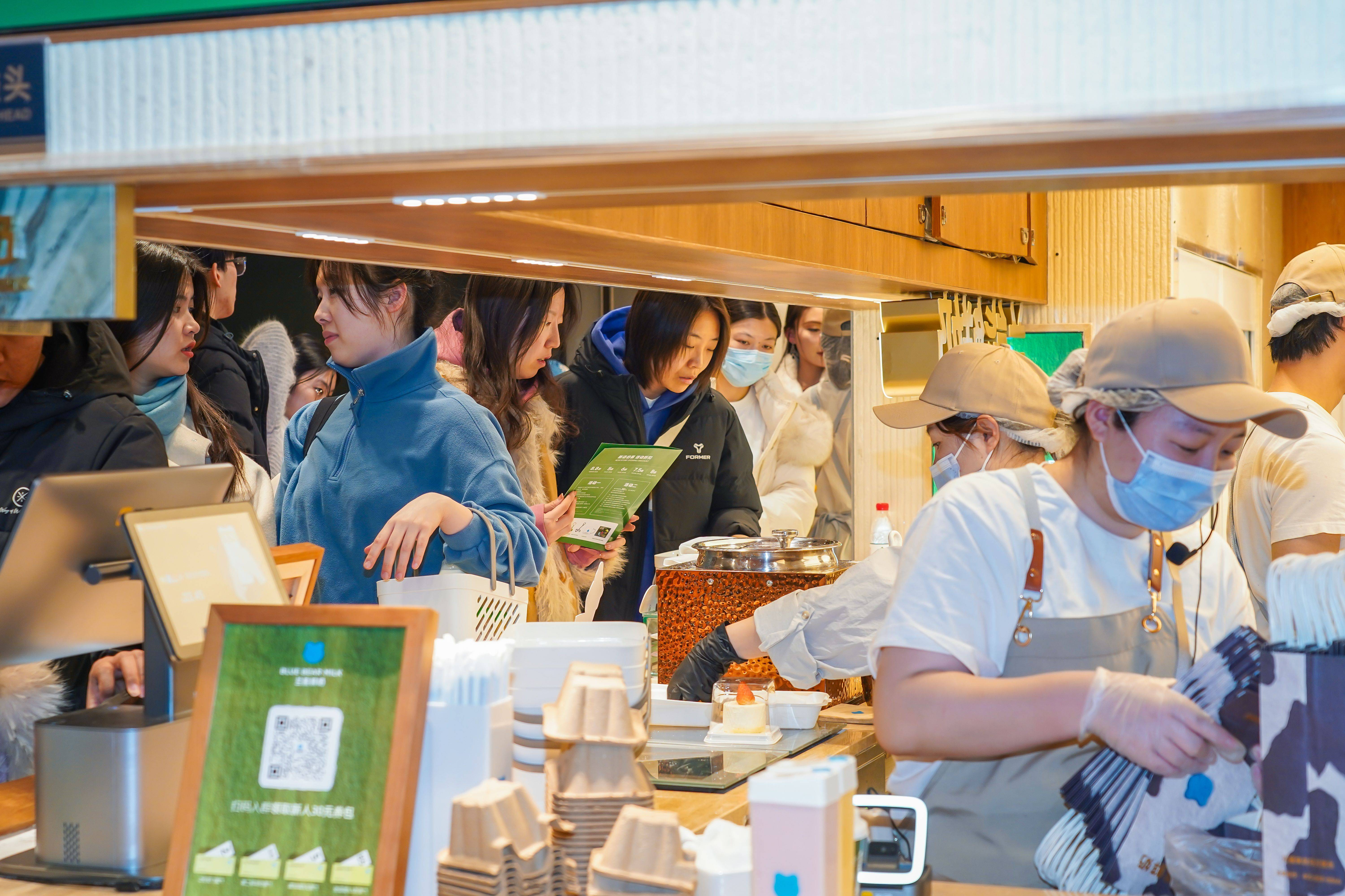 18、兰熊鲜奶以良好市场口碑，见证品牌实力品质