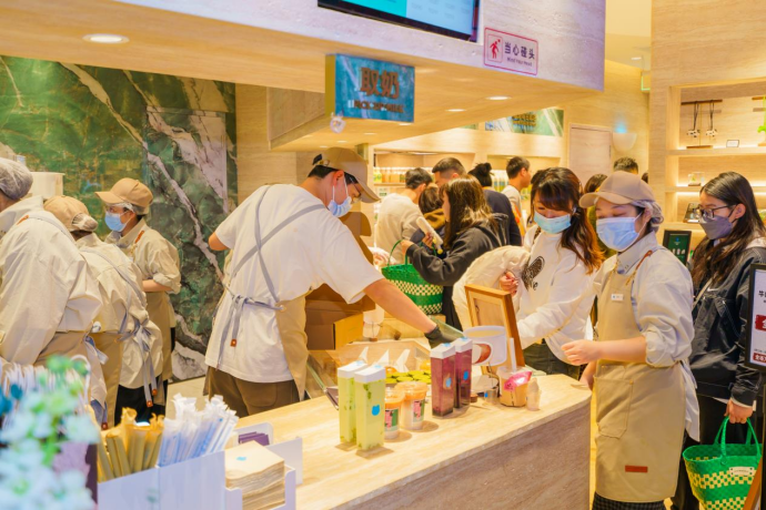 兰熊鲜奶：百店扩张背后的供应链与品控密码