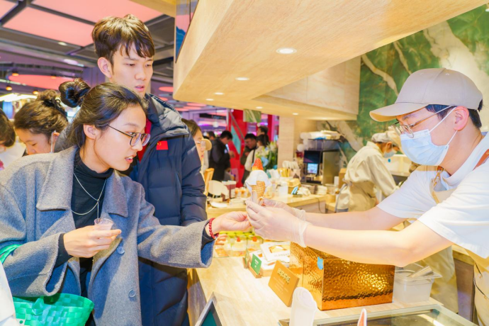 创新模式与营销推广，助力兰熊鲜奶备受青睐